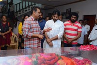 Pawan Kalyan Pays Homage To Vijaya Nirmala